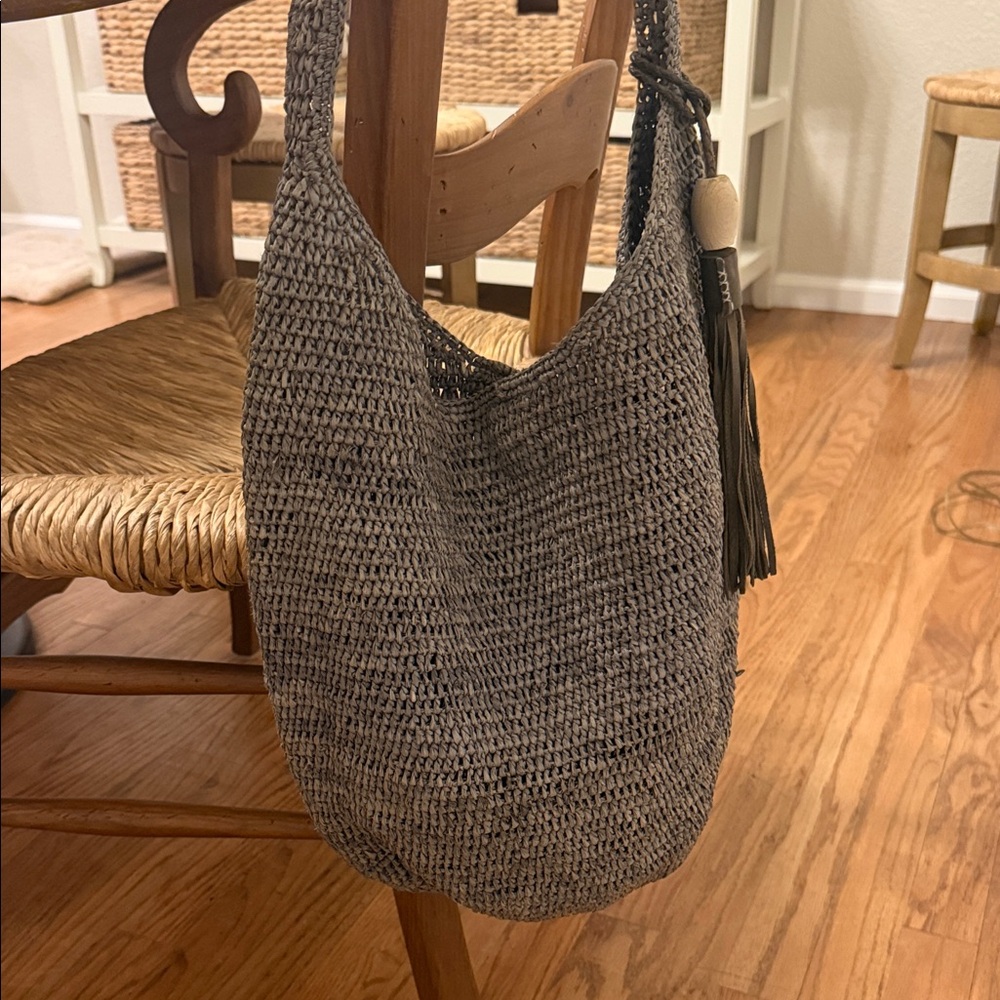 Mar y Sol woven bag in “dove” - Picture 4 of 10